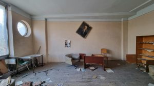 Tenant abandonment happens when a Tenant leaves a rental unit before the end of the Lease term without giving notice. When a Tenant abandons a property, the Tenant stops paying rent, does not communicate with the Landlord, and has no intention of returning to the rental unit.